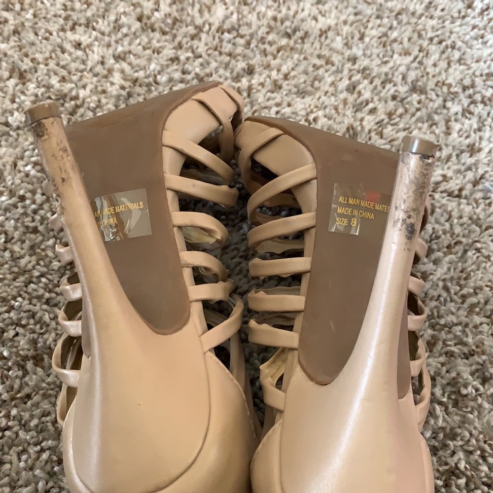 Heels - Picture 4 of 9
